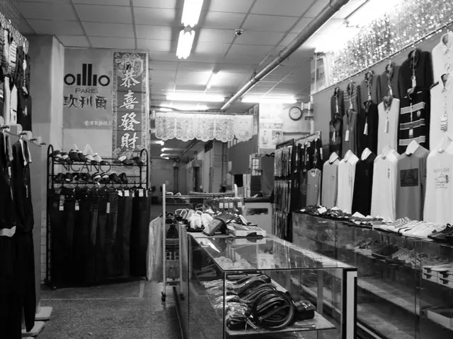 Navigating the Blend of Contemporary Technology and Time-Honored Lifestyle Habits