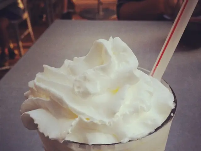 Eleven advantages of hyaluronic acid for facial and bodily wellness