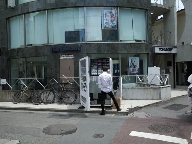 Cycle Across the Country: The Sisters Who Opted Out of Lycra for Their Journey