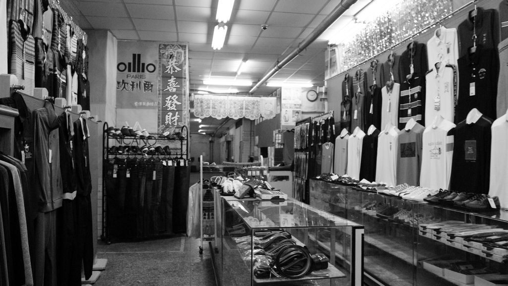 The Role of Traditional Attire in Showcasing Generational Identity